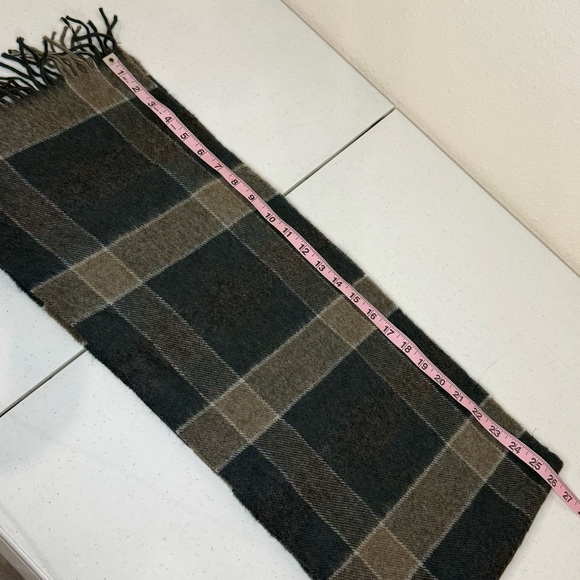Geoffrey Beene Men’s Scarf Pure New Wool Grey and Tan Plaid Fringe - Picture 4 of 5